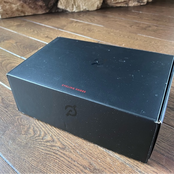 Peloton spinning shoes - Picture 7 of 8